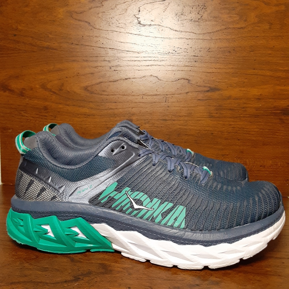 Hoka One One Arahi 2
